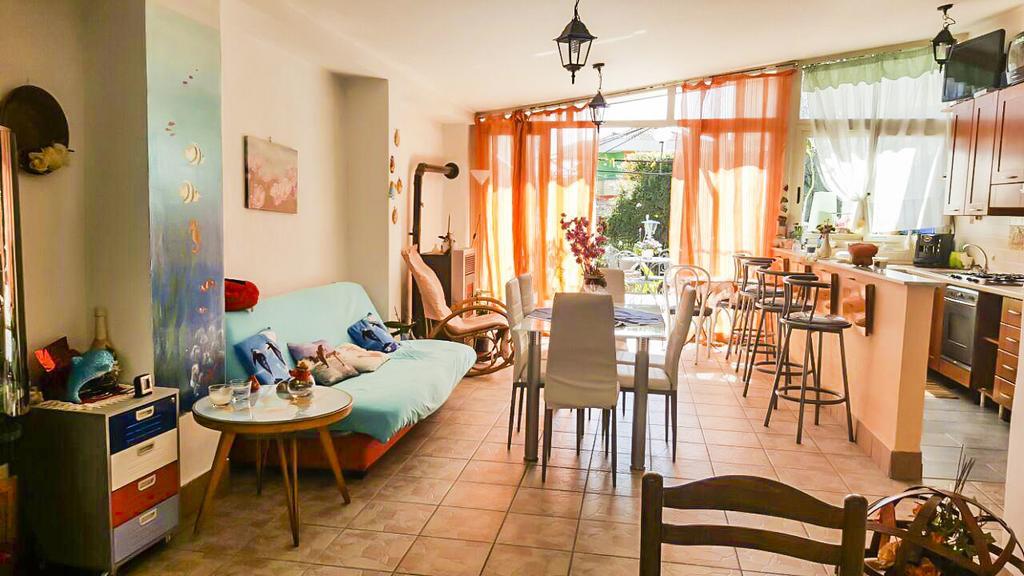 Bed and Breakfast Beb I Delfini Di Casa Paola Mascali Exterior foto