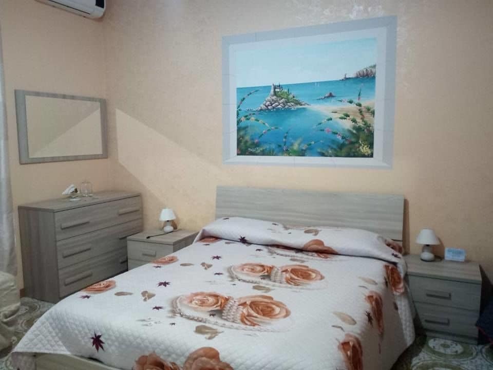 Bed and Breakfast Beb I Delfini Di Casa Paola Mascali Exterior foto