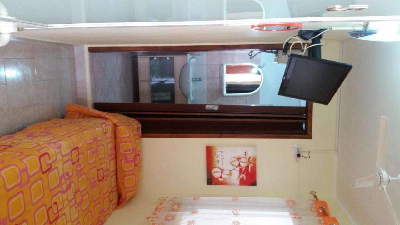 Bed and Breakfast Beb I Delfini Di Casa Paola Mascali Zimmer foto